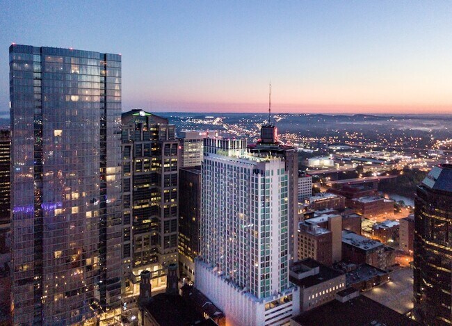 Building Photo - 415 Church St