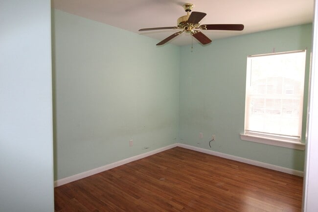 Building Photo - Private 3-Bedroom home located off of Hwy 98!