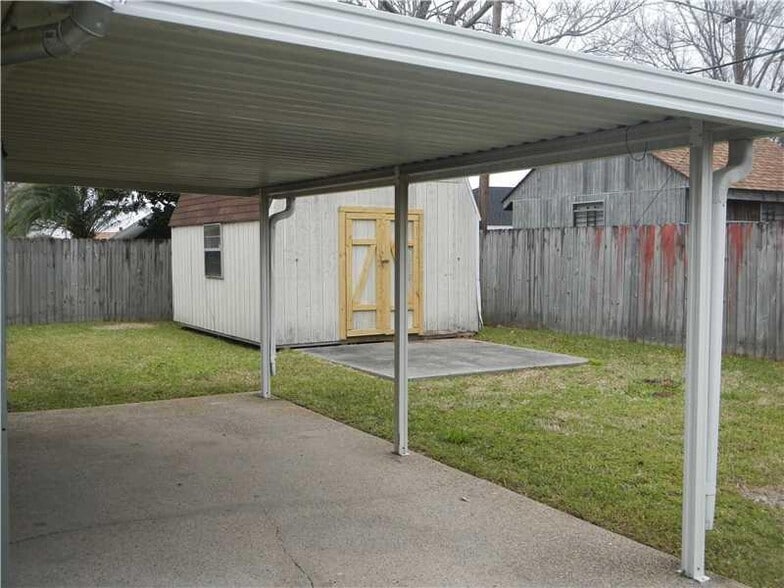 backyard 2 - 5071 Lyons Ct