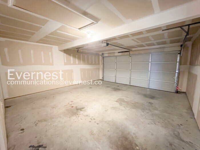Building Photo - 2169 Bentwood Dr