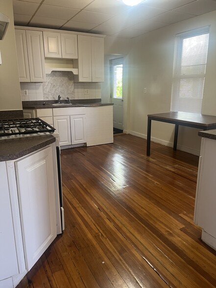 Building Photo - 51 Clark St