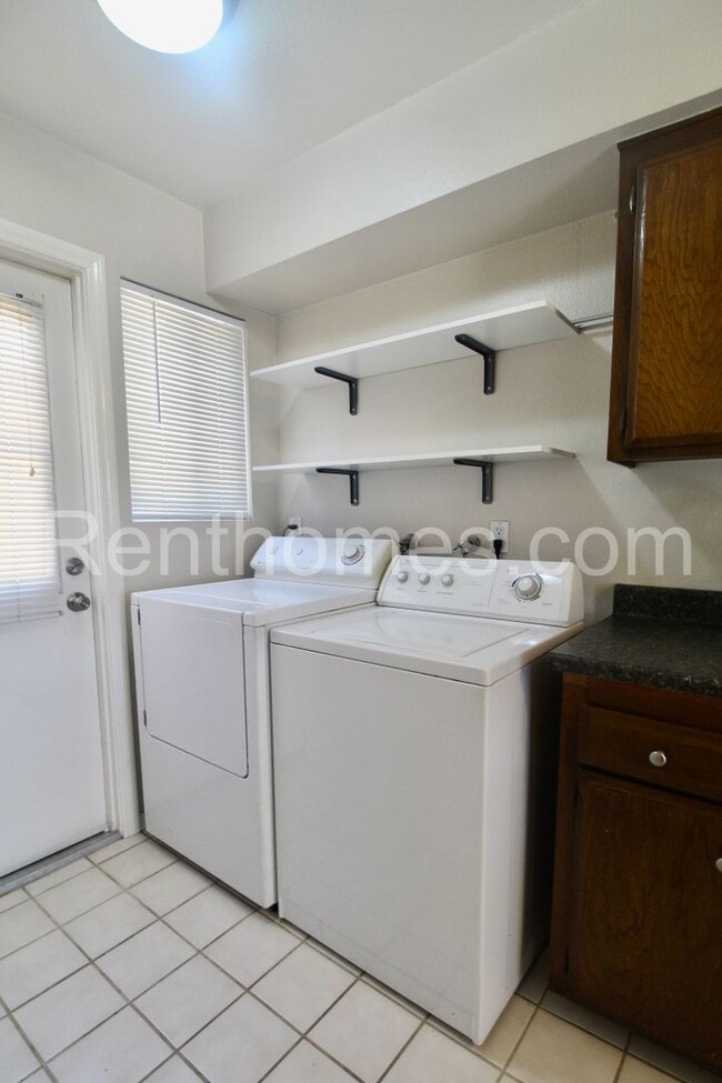 Building Photo - 12235 Wilsey Way