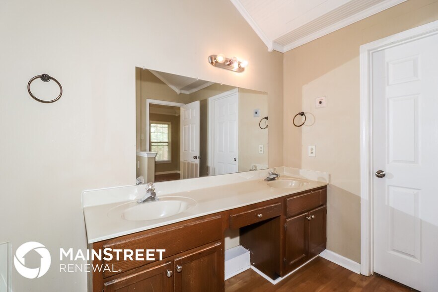 Building Photo - 1483 Wood Trail Cir