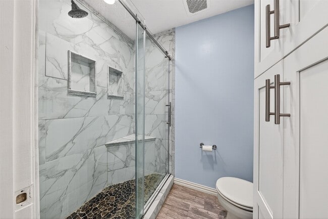 Building Photo - 5618 Bough Ct