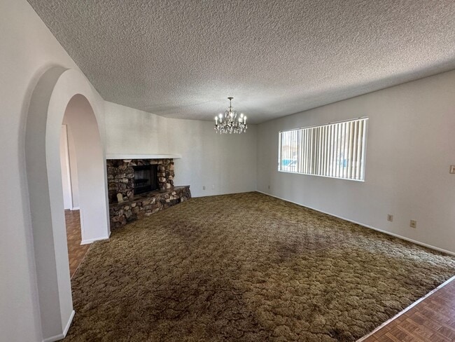 Building Photo - 3BR 2Ba home w/Large Fenced yard with RV g...