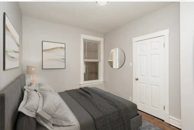 Building Photo - 1006 N Lawndale Ave