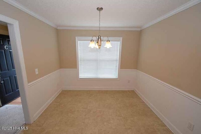 Building Photo - 104 Chandler Dr