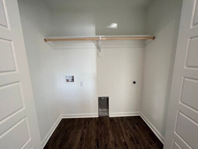 Building Photo - New Beginnings Start with AMRR: 3 Bedroom ready for move in!