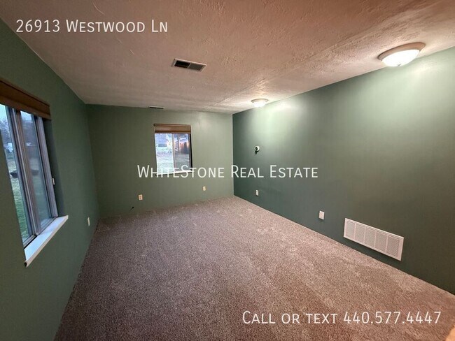Building Photo - 26913 Westwood Ln