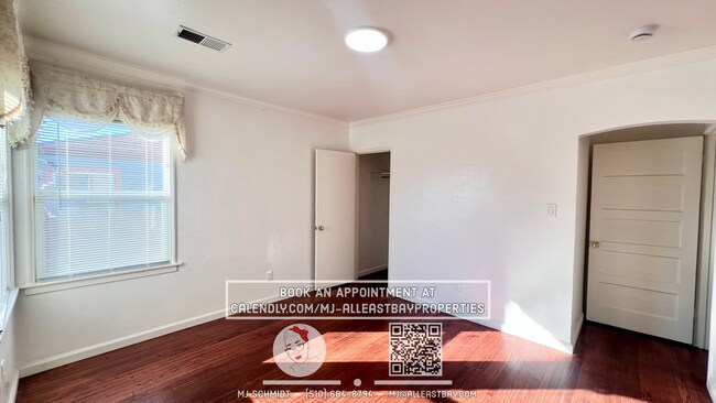 Building Photo - Beautiful 3 bedroom home with large backyard and garage