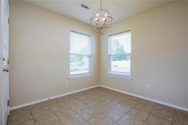 Building Photo - 6405 SW Meadow Well Ave