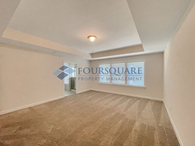 Building Photo - Spacious End-Unit Townhome with 2-Car Garage & Private Patio – Near Beaver Creek & Downtown Apex