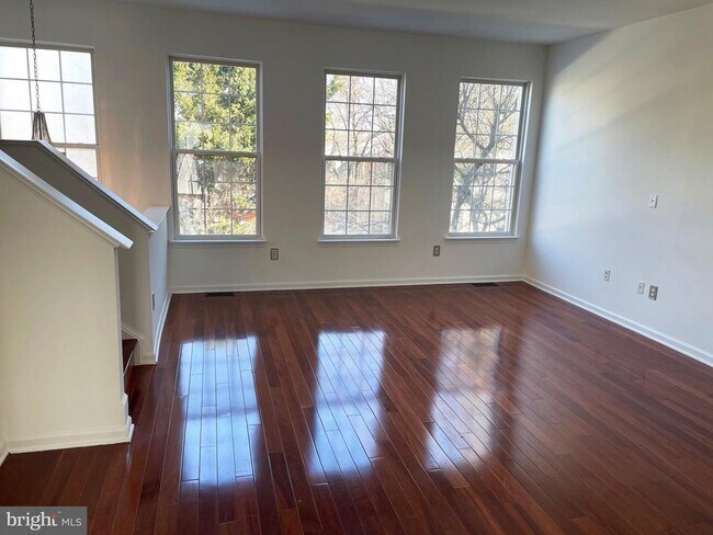 Building Photo - 6330 James Harris Way