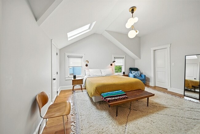 Building Photo - 34 Lynde Ave