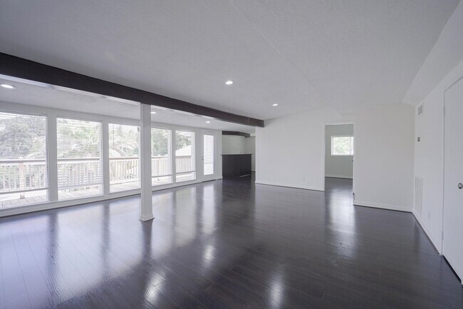 Building Photo - 1419 Chestnut Ridge Rd