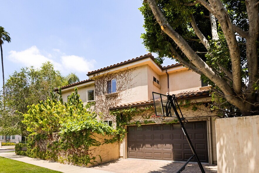 Building Photo - 4822 Valjean Ave