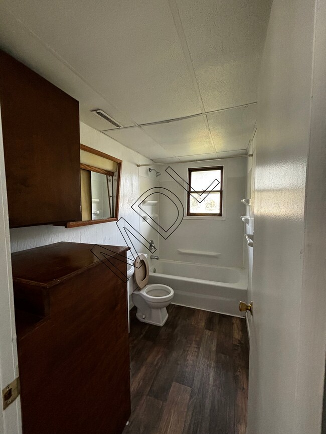 Building Photo - 201 Old Kawkawlin Rd