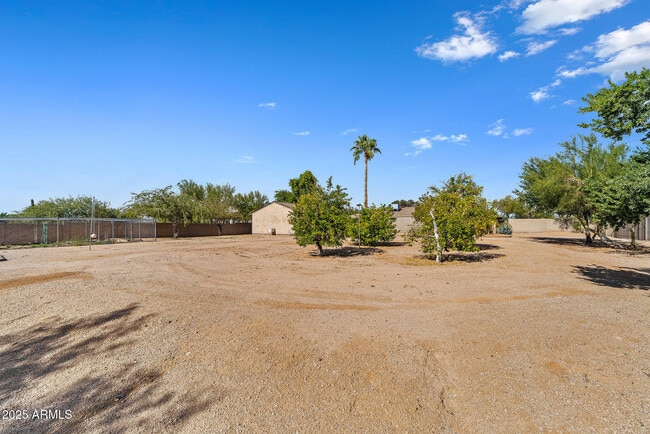 Building Photo - 6039 E Skinner Dr