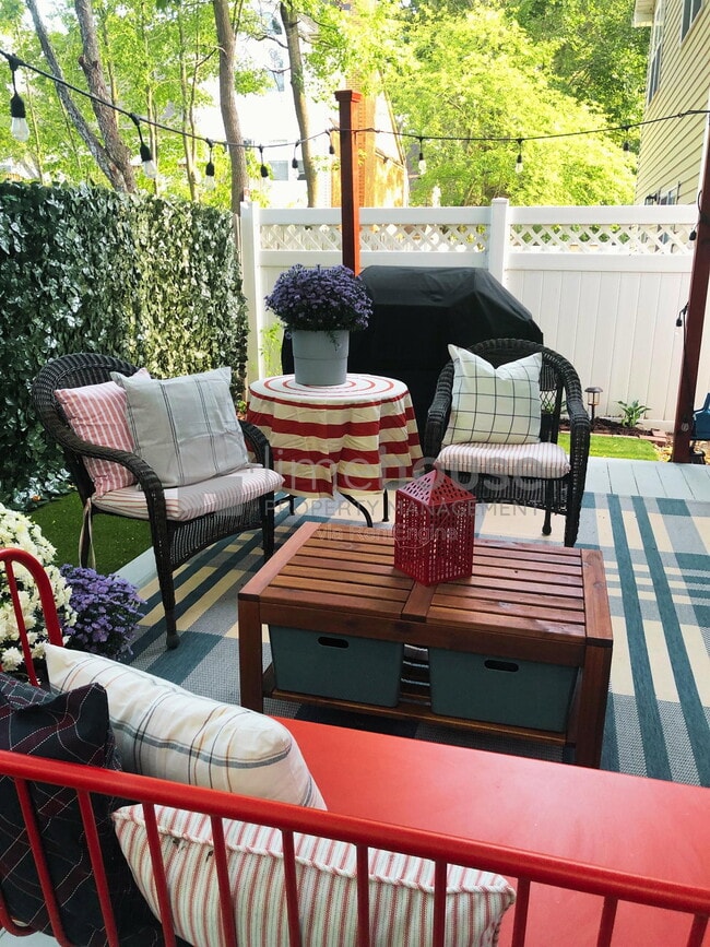 Building Photo - 820 Gem Ct