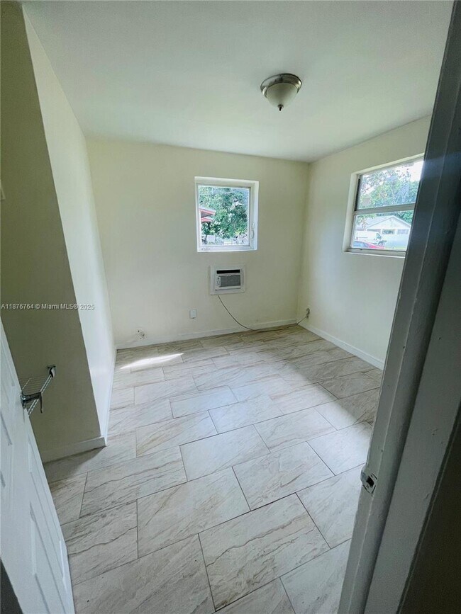 Building Photo - 26603 SW 138th Ave
