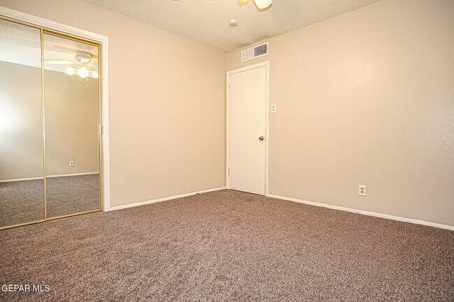 Building Photo - 3530 Hamilton Ave