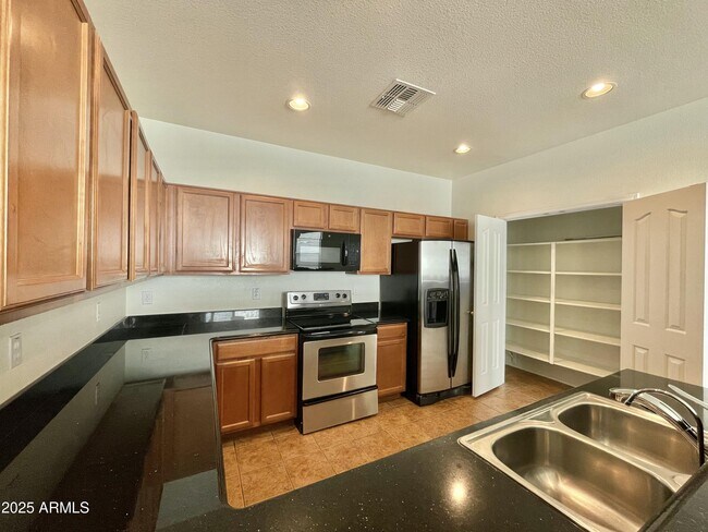 Building Photo - 3871 E Jasper Dr