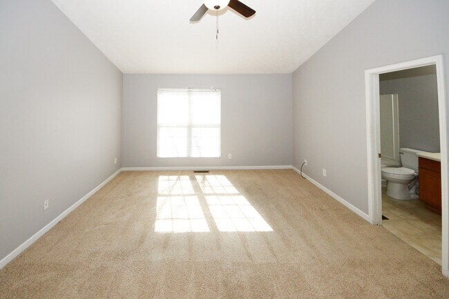 Building Photo - 5689 Strathmoor Manor Cir