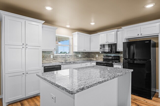 Building Photo - Modern 3/2 in New Deal ISD
