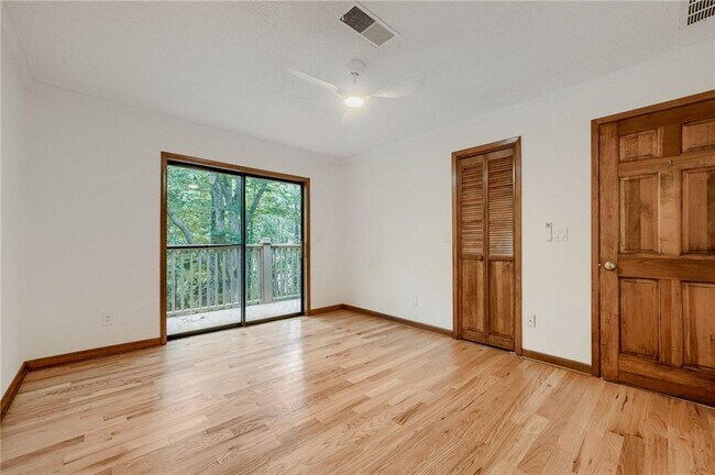 Building Photo - 570 Idlewood Dr NW