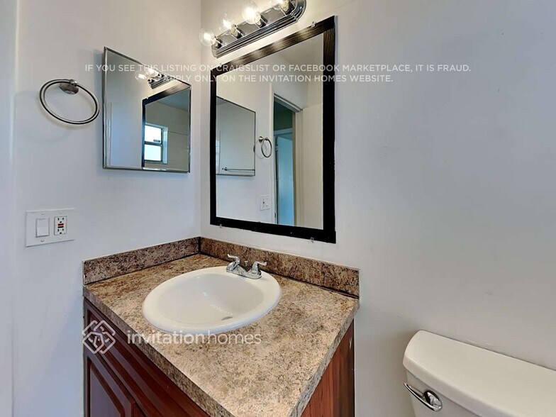 Building Photo - 9664 Carousel Cir S