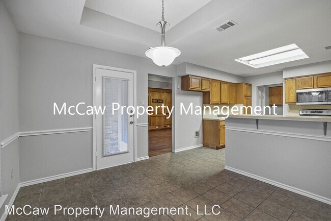 Building Photo - 3 br, 2 bath House - 803 Summit Dr.