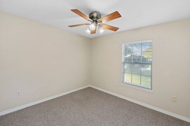 Building Photo - Updated 3BR in Bluewater Bay!!