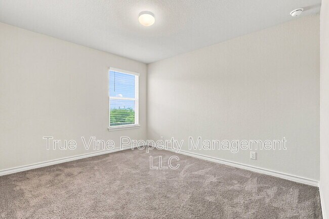 Building Photo - 913 Rolling River