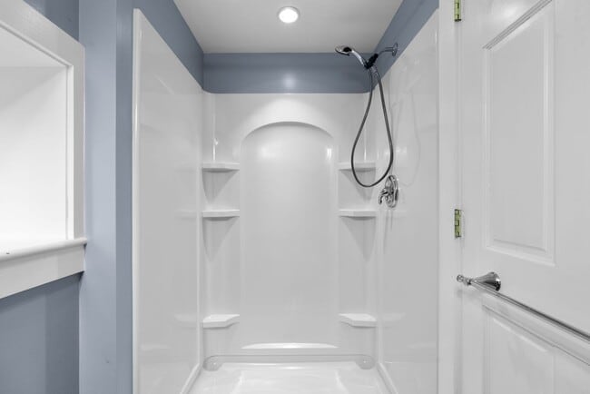 Building Photo - 3 Bed 2.5 Bath - Takoma Park Craftsman - Spacious Rear Deck