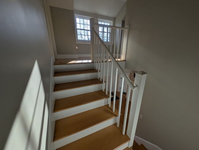 Building Photo - Beautiful 2 Bedroom House