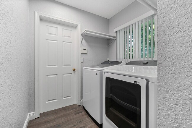 Building Photo - 13948 Ishnala Cir