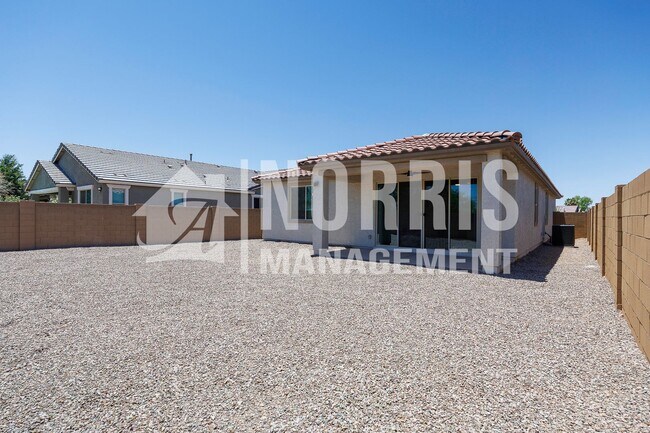 Building Photo - Beautiful Home in Villago