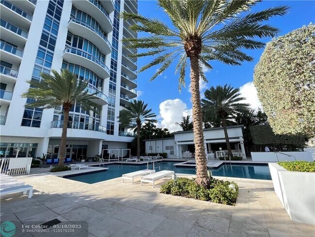 Building Photo - 17301 Biscayne Blvd
