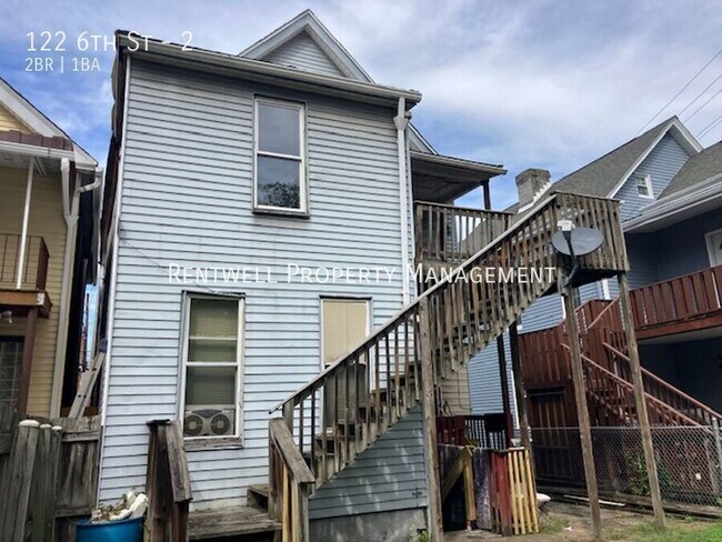 Building Photo - 122 6th St