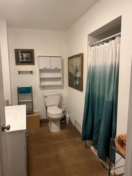 3/4 bath with shower - 7 W Superior St