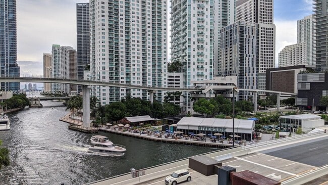 Building Photo - 350 S Miami Ave