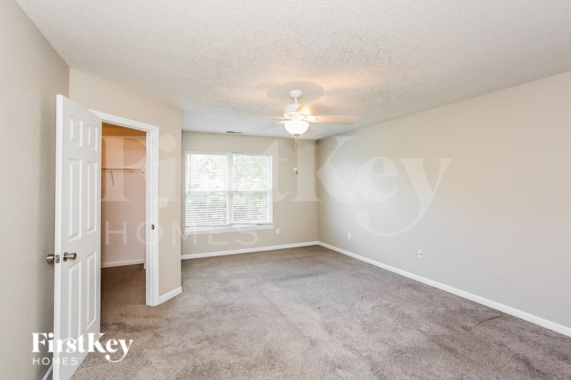 Building Photo - 5971 Liverpool Ln