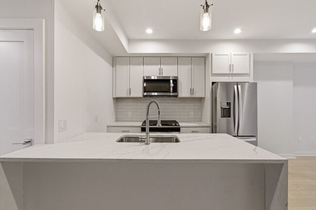 Building Photo - 531 Kennedy St NW