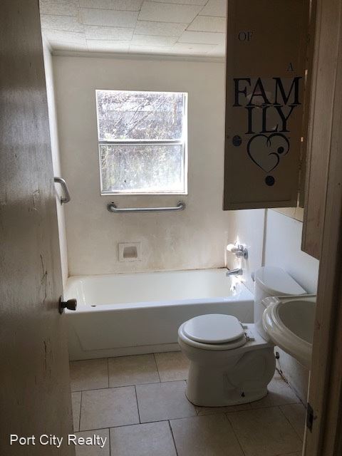 Building Photo - 3 br, 1 bath House - 204 Montgomery St