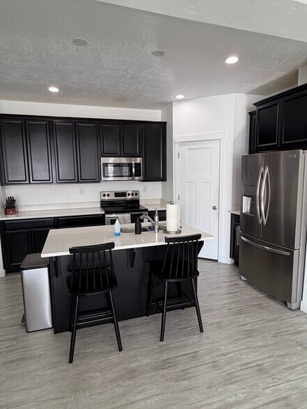 Building Photo - 356 N 750 E