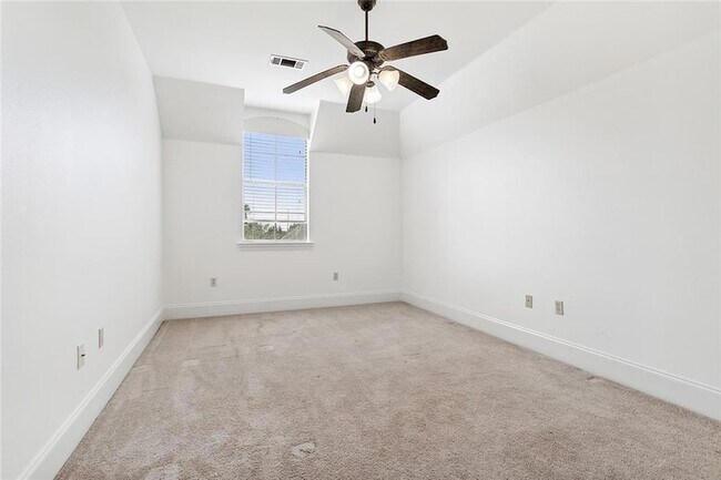 Building Photo - 109 Grand Champions Ln