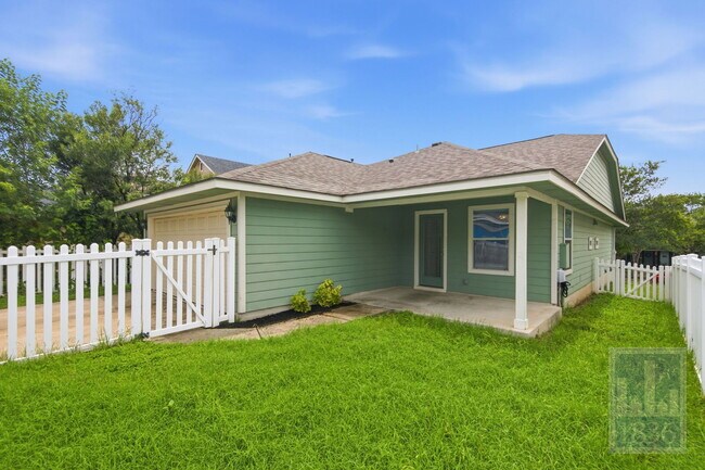 Building Photo - 437 Sampson