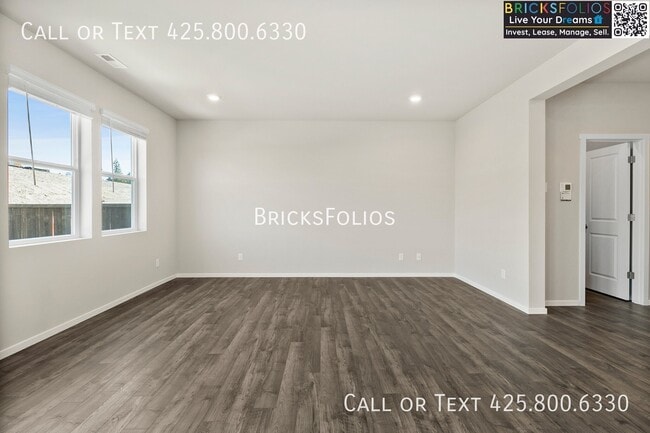 Building Photo - 1342 SW Pendleton Way
