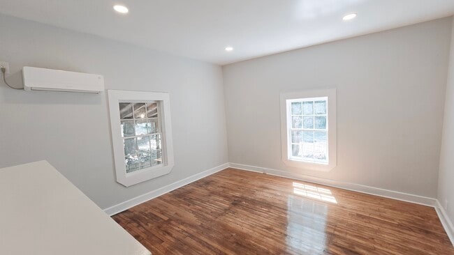 Building Photo - 159 Poplar Ave
