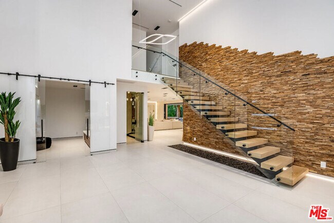 Building Photo - 25879 Chalmers Pl